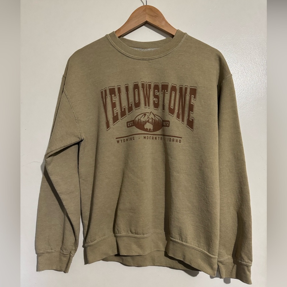 Yellowstone Graphic Tan Crew Neck Pullover Sweater Small Goodie Two Sleeves
